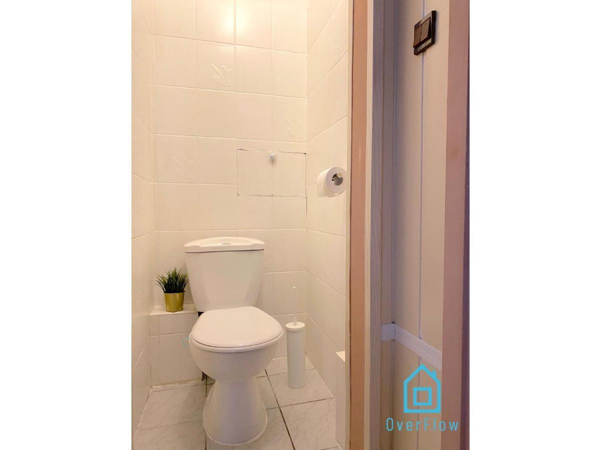 Square Room - 20 Minutes To Gdansk Old Town & Seaside Екстериор снимка